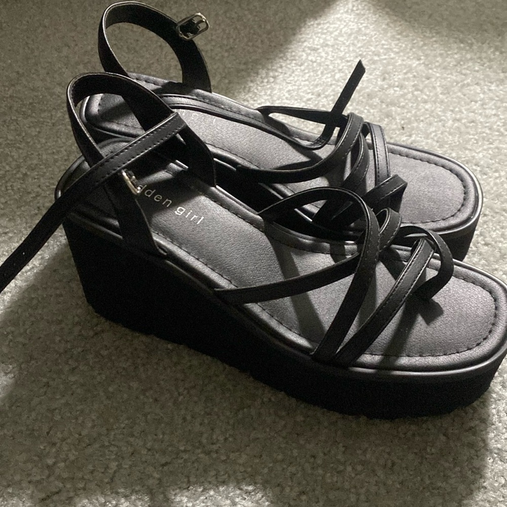 COPY - Madden Girl Women’s Vaultt size 7.5